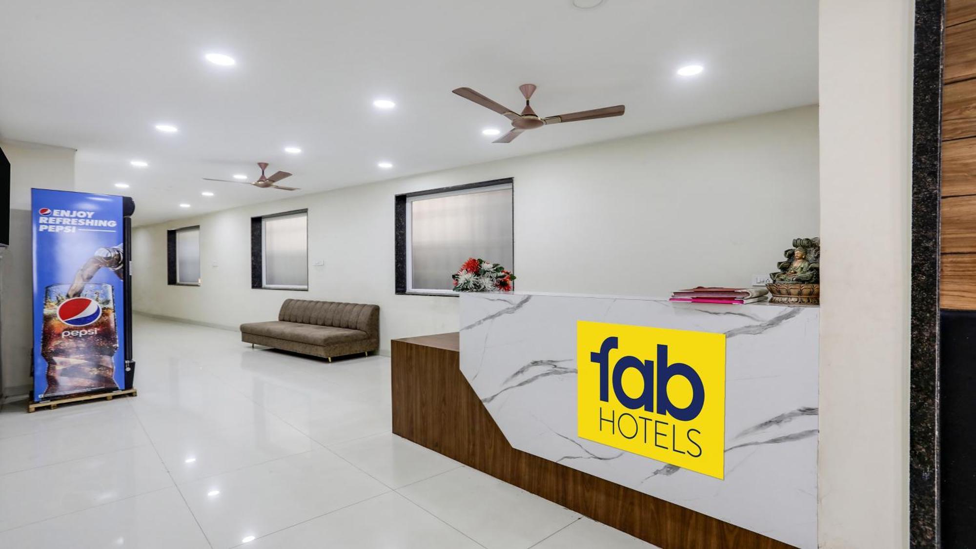 Fabhotel Mansarovar Inn Райпур Экстерьер фото